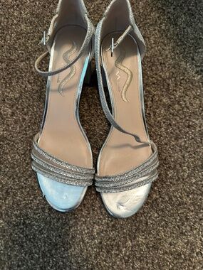 Nina Nagida Sandal Rhinestone Studded, Silver with block heel size 11